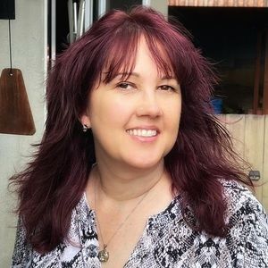 Meet your Posher, Debbie